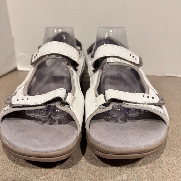 Clarks Women’s White Adjustable Strappy Leather Walking Sandals Size 12 - Picture 3 of 9